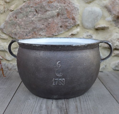 Antiker gusseisentopf mit - gusseisentopf, 2