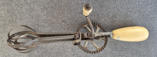 Antiker mechanischer handmixer - antiker,